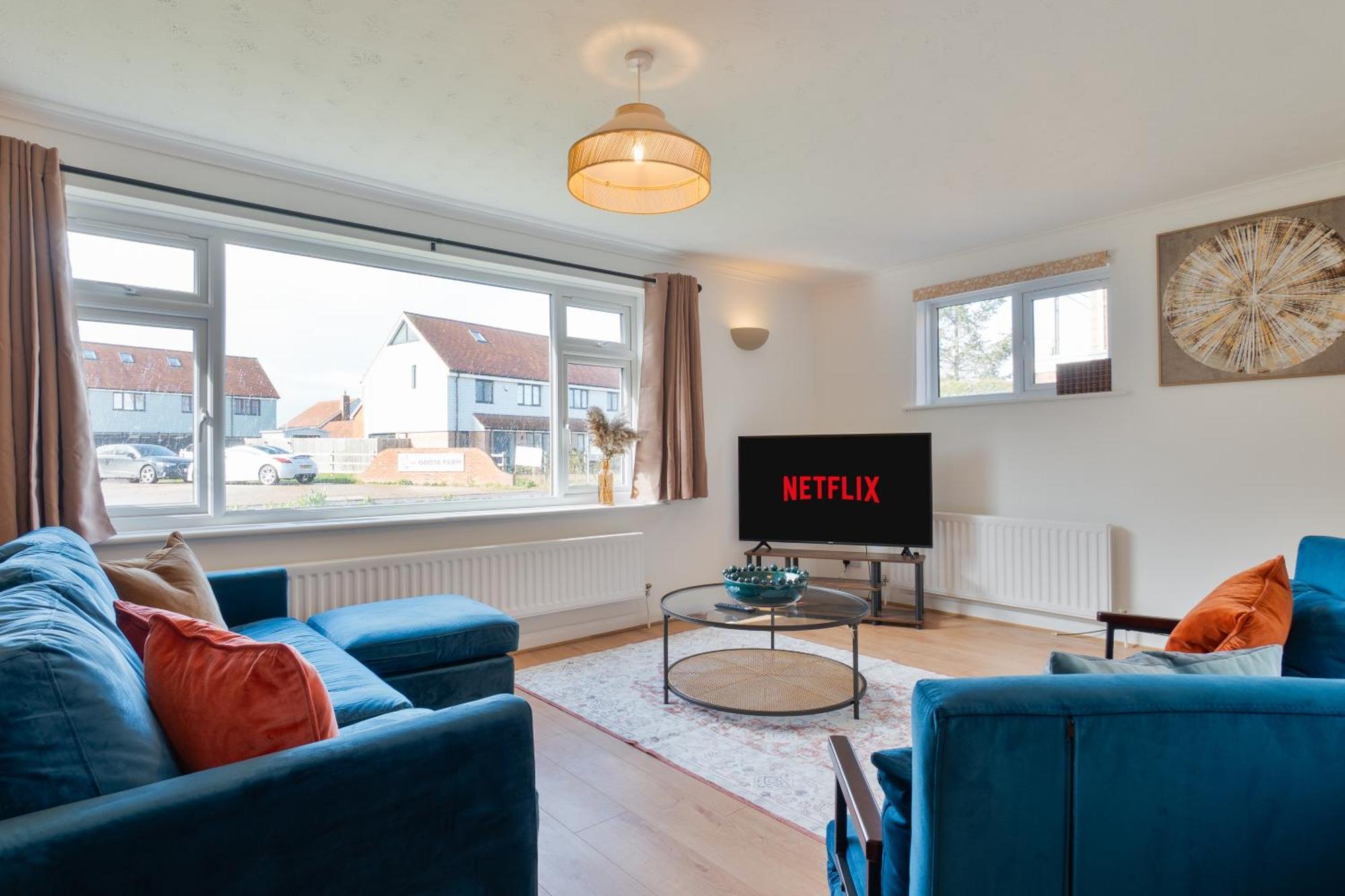 Stylish 4 Bedroom Spacious Retreat With Parking - Sleeps 10 - Families & Contractors Canterbury Exterior foto